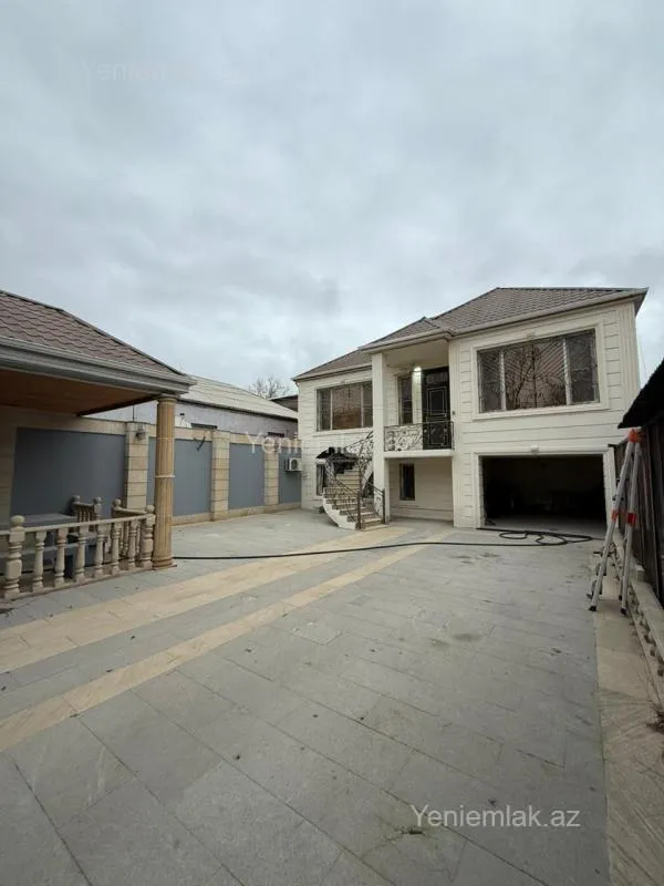 Satılır 6 otaqlı həyət evi 210 m²