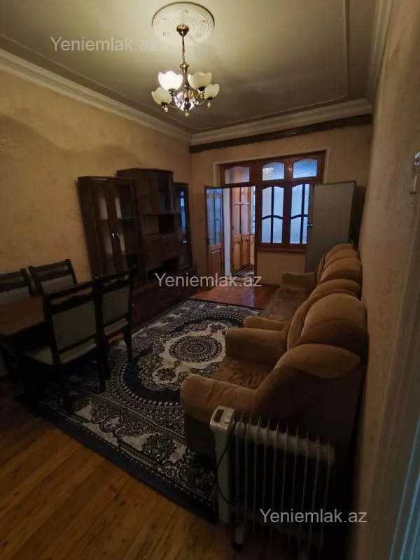 Satılır 2 otaqlı köhnə tikili 54 m²