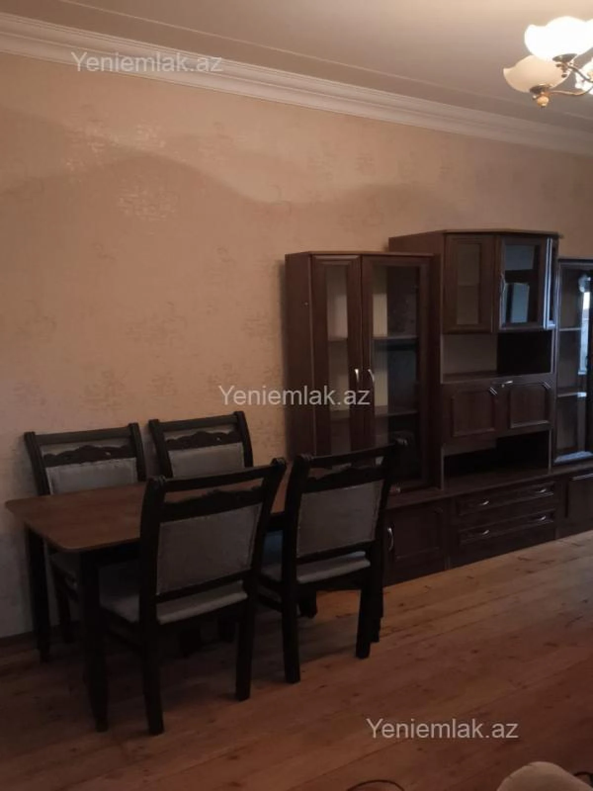 Satılır 2 otaqlı köhnə tikili 54 m²