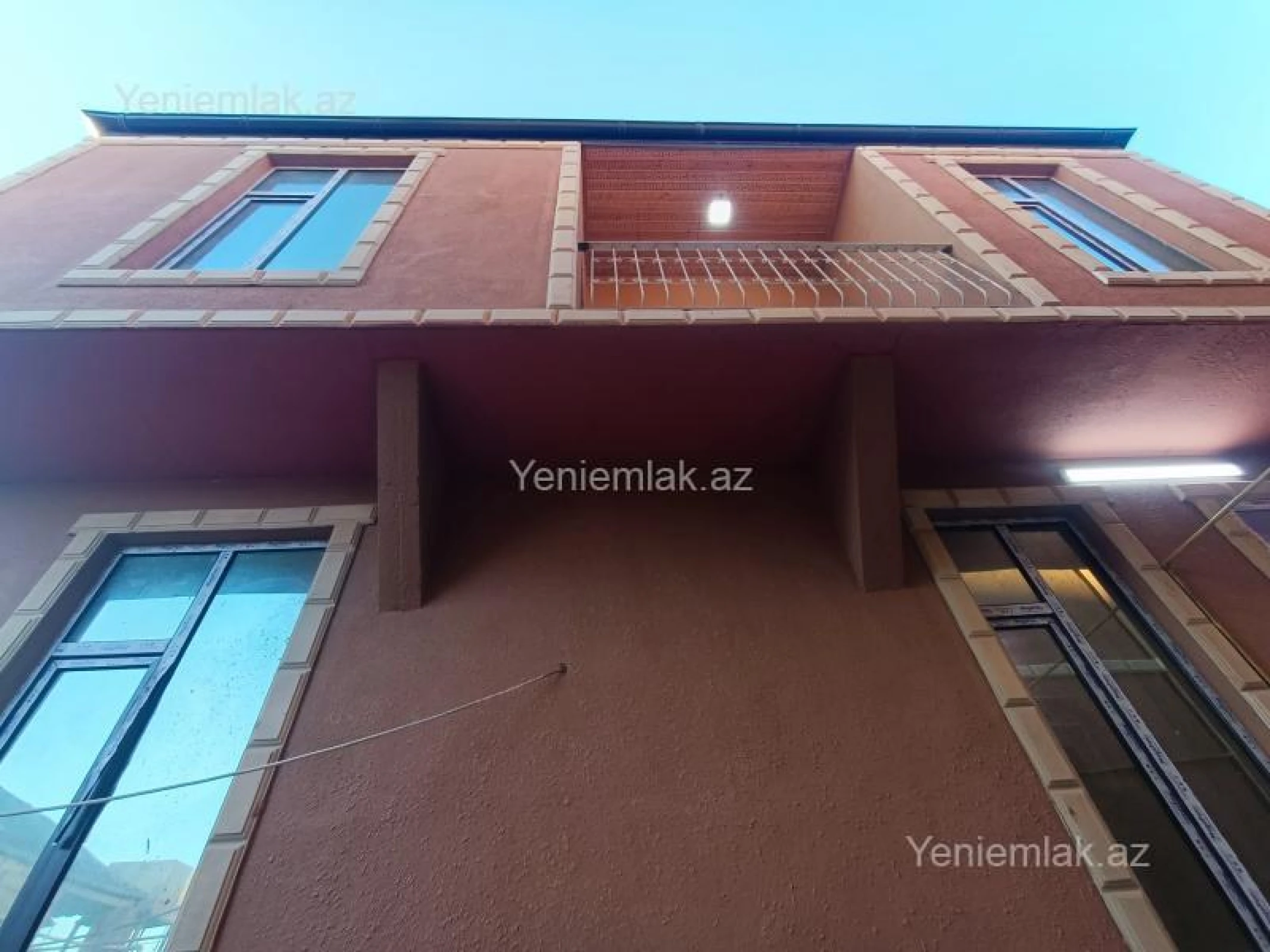 Satılır 5 otaqlı həyət evi 130 m²