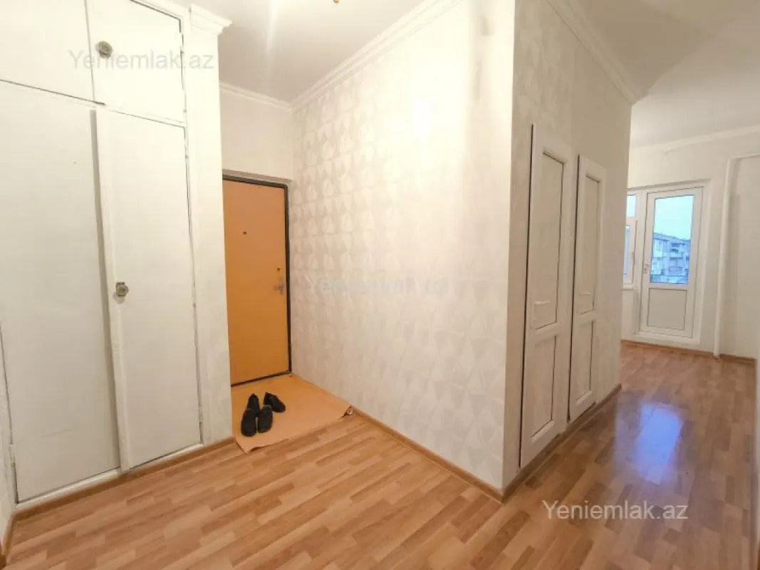 Satılır 4 otaqlı köhnə tikili 100 m²