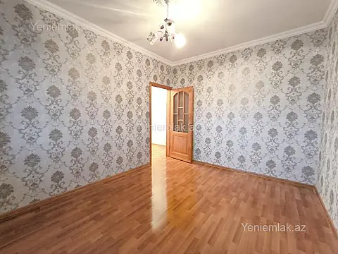 Satılır 4 otaqlı köhnə tikili 100 m²