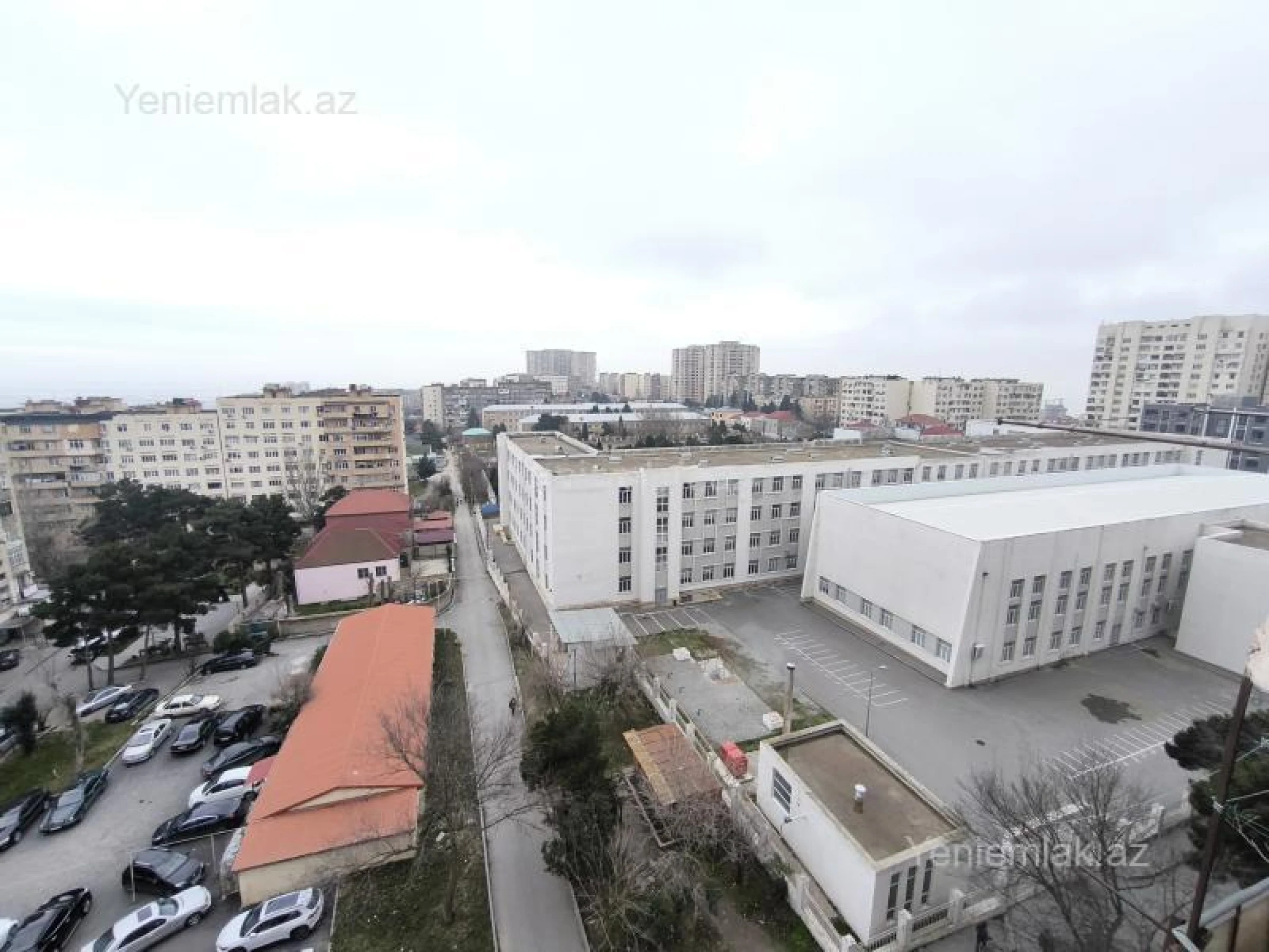 Satılır 4 otaqlı köhnə tikili 100 m²