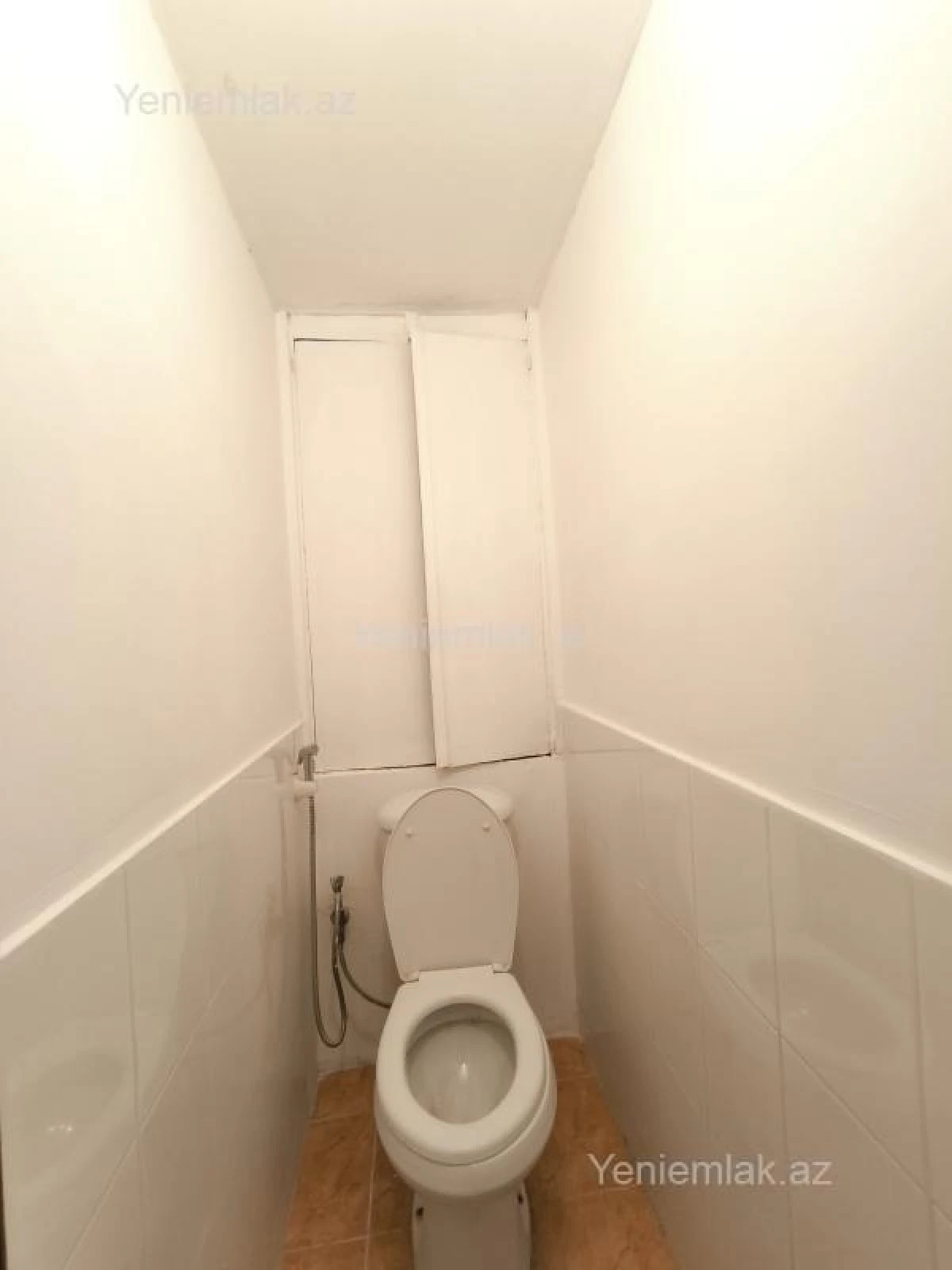 Satılır 4 otaqlı köhnə tikili 100 m²