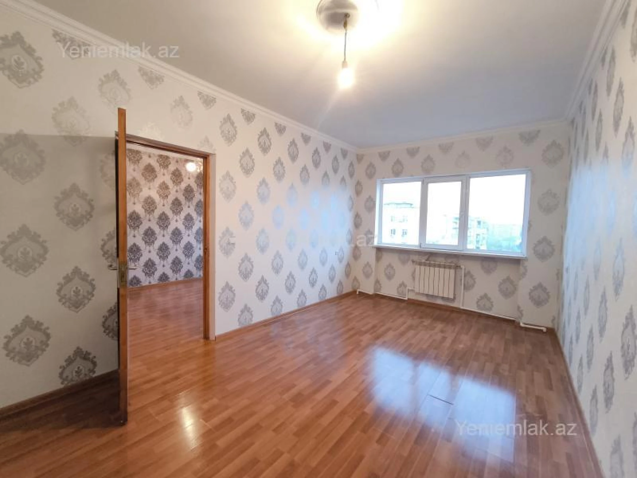 Satılır 4 otaqlı köhnə tikili 100 m²