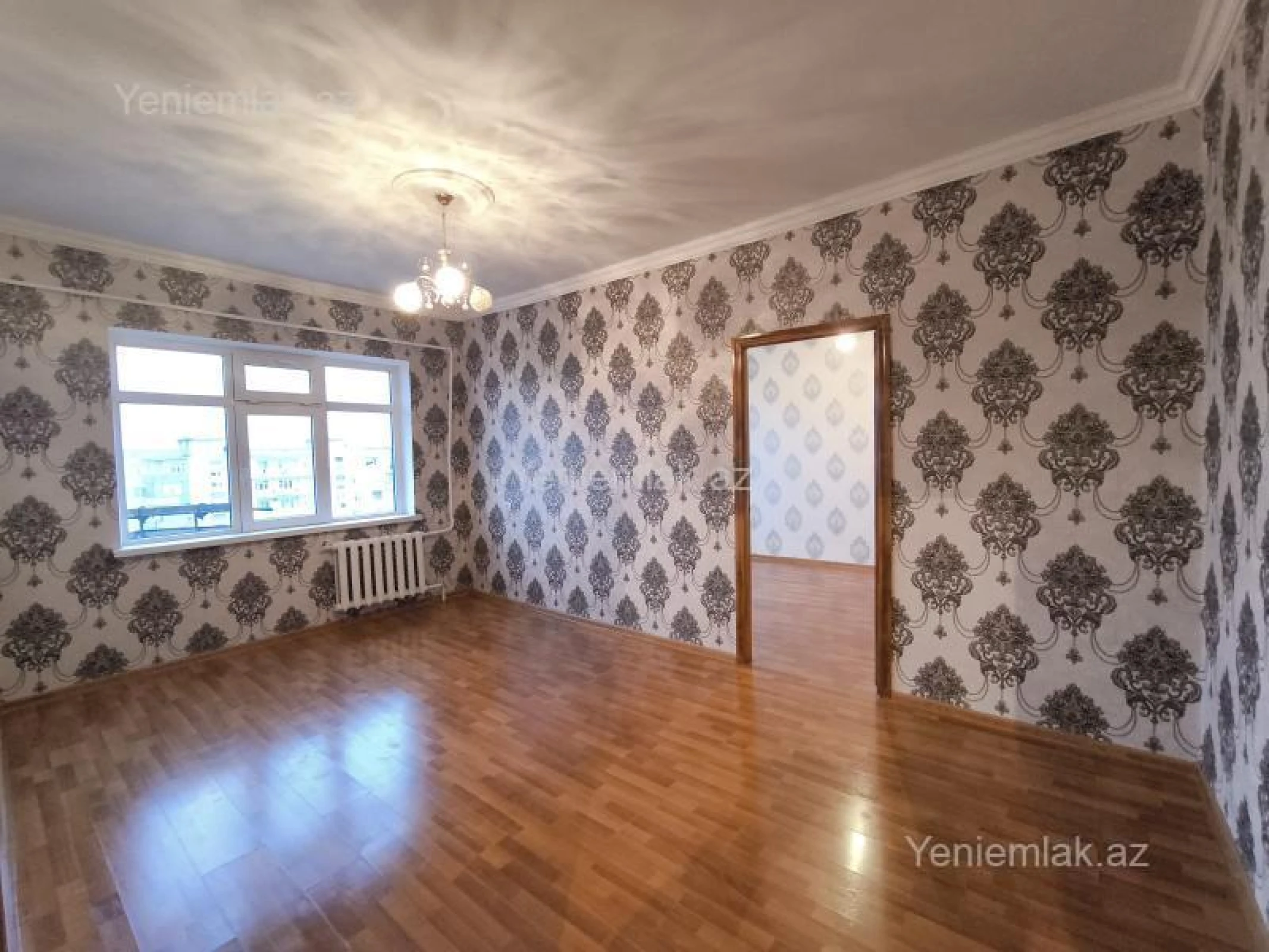 Satılır 4 otaqlı köhnə tikili 100 m²