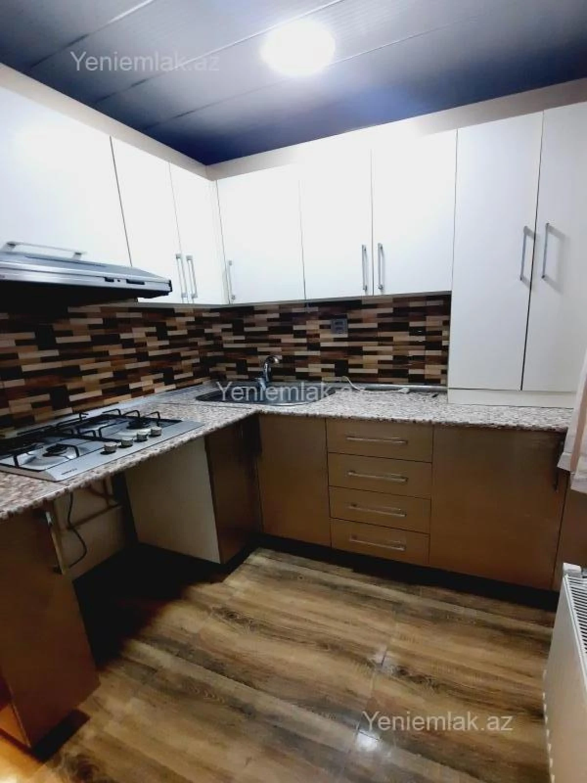 Satılır 3 otaqlı köhnə tikili 67 m²