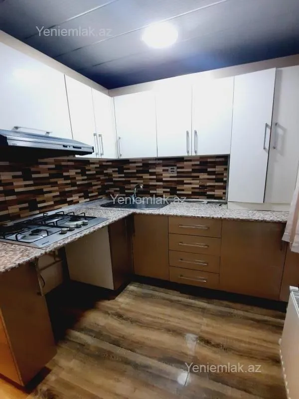 Satılır 3 otaqlı köhnə tikili 67 m²