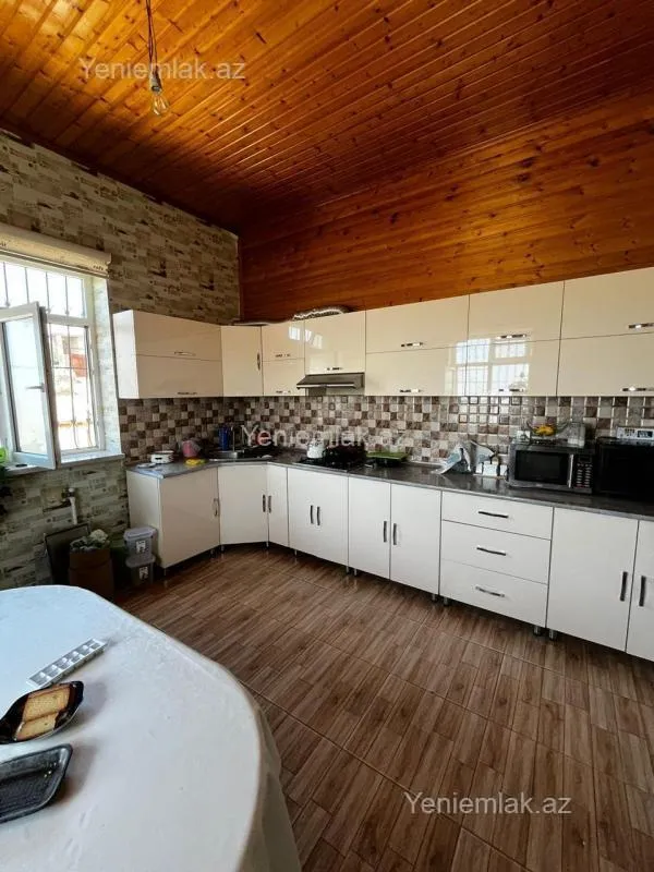 Satılır 4 otaqlı həyət evi 150 m²