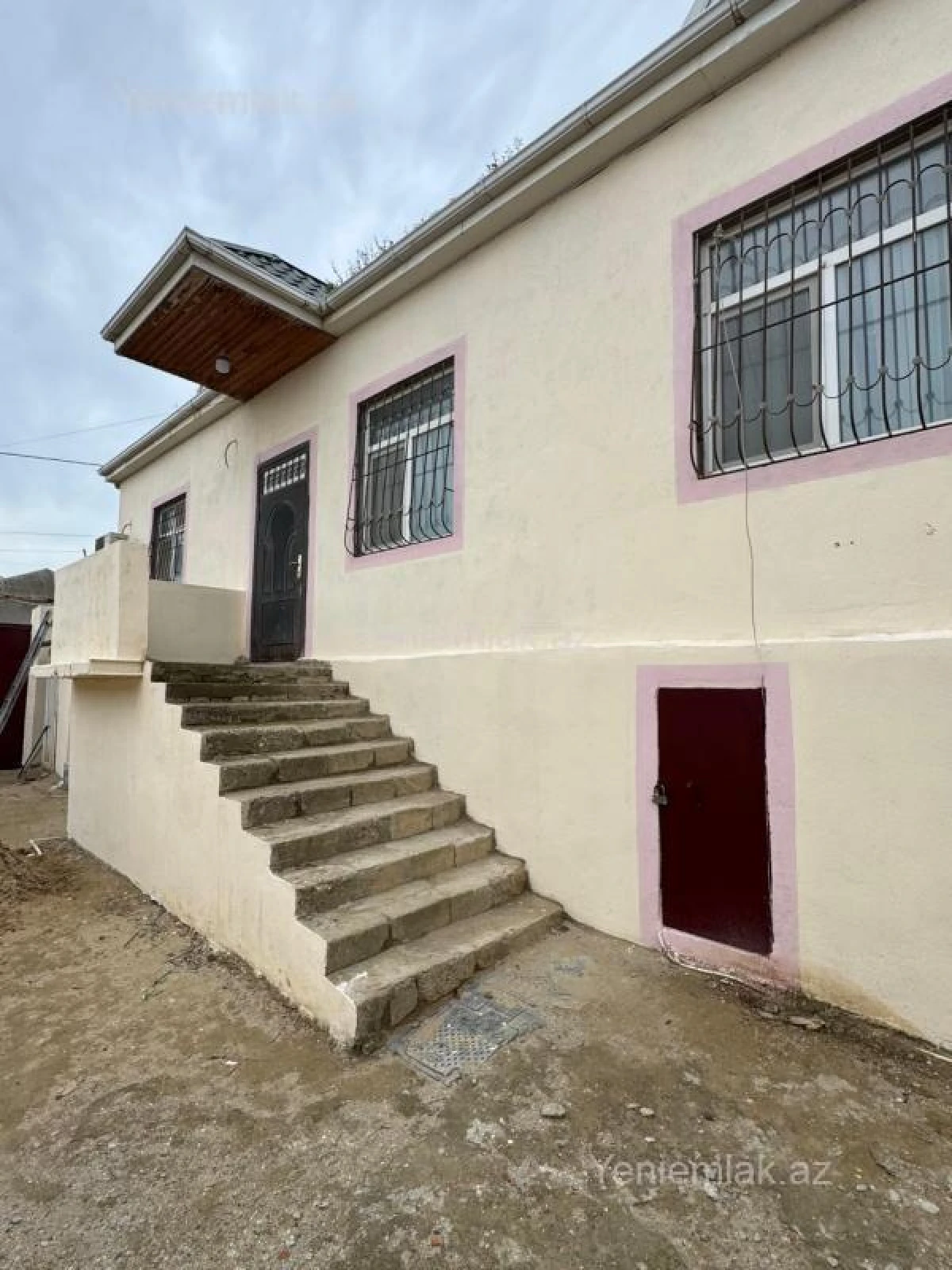 Satılır 4 otaqlı həyət evi 150 m²