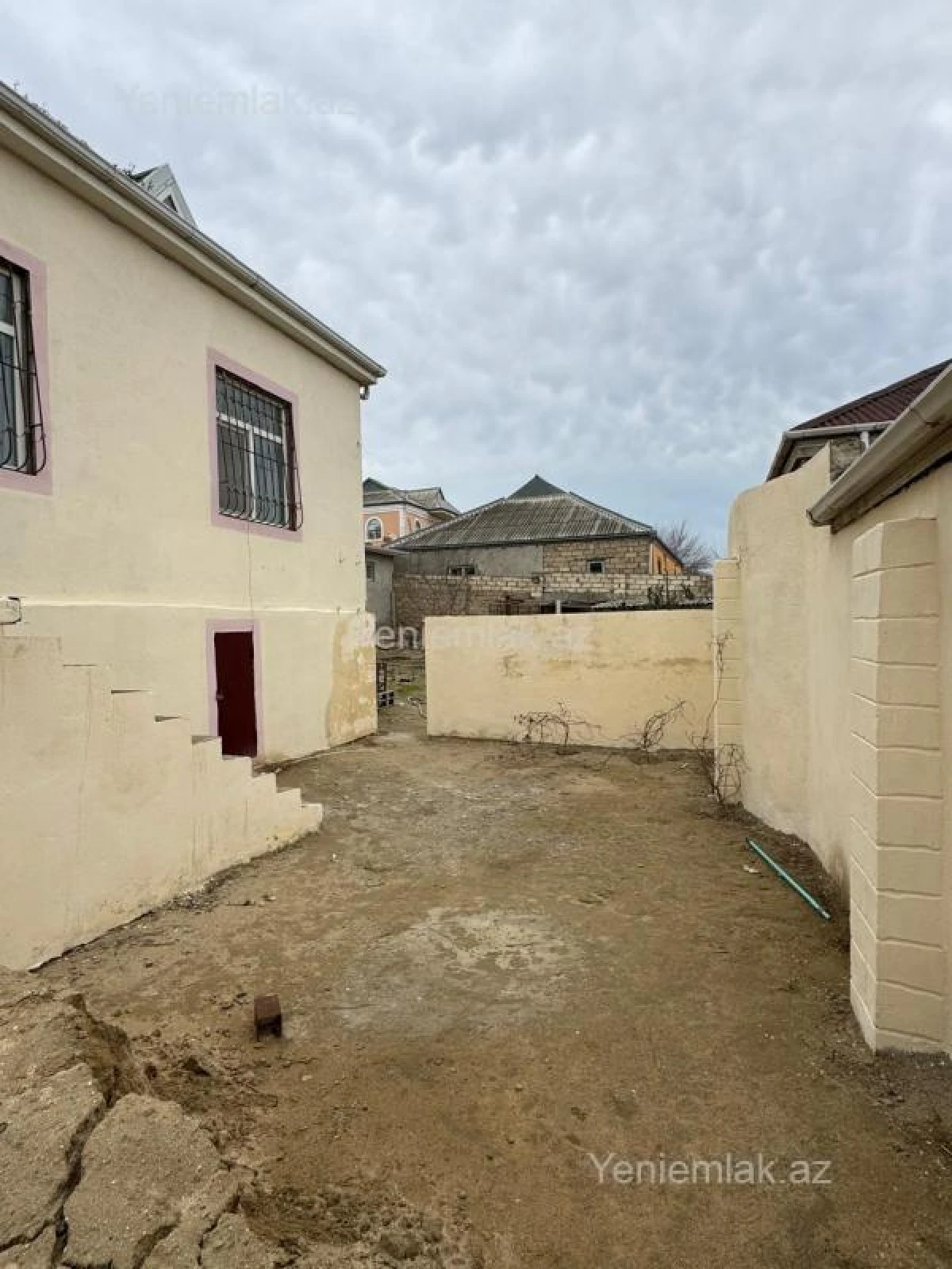 Satılır 4 otaqlı həyət evi 150 m²