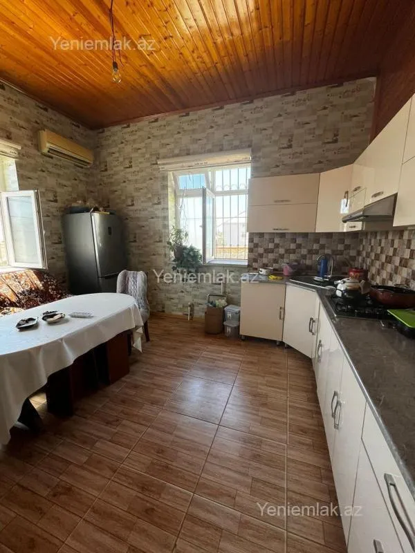 Satılır 4 otaqlı həyət evi 150 m²