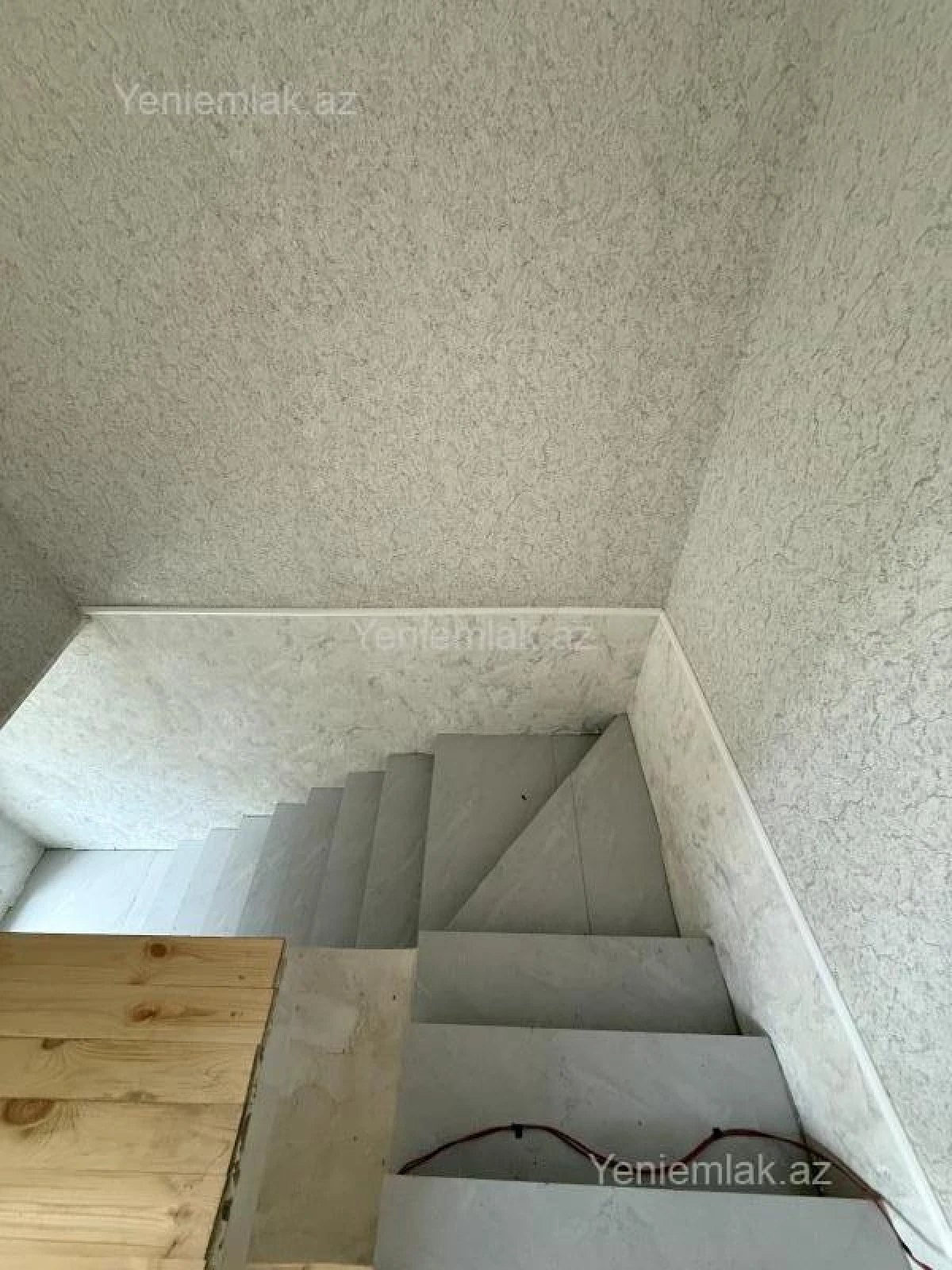 Satılır 4 otaqlı həyət evi 100 m²