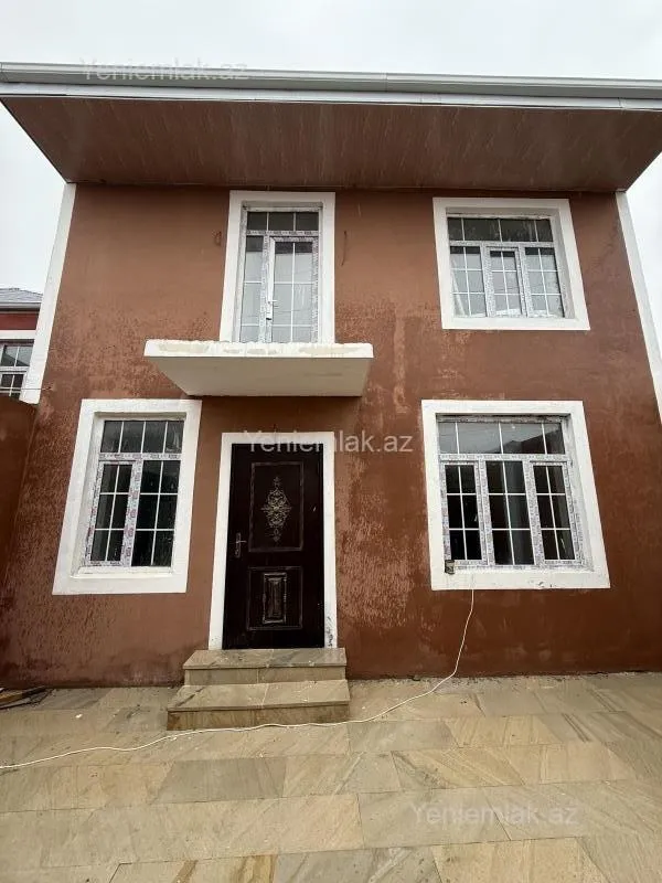 Satılır 4 otaqlı həyət evi 100 m²