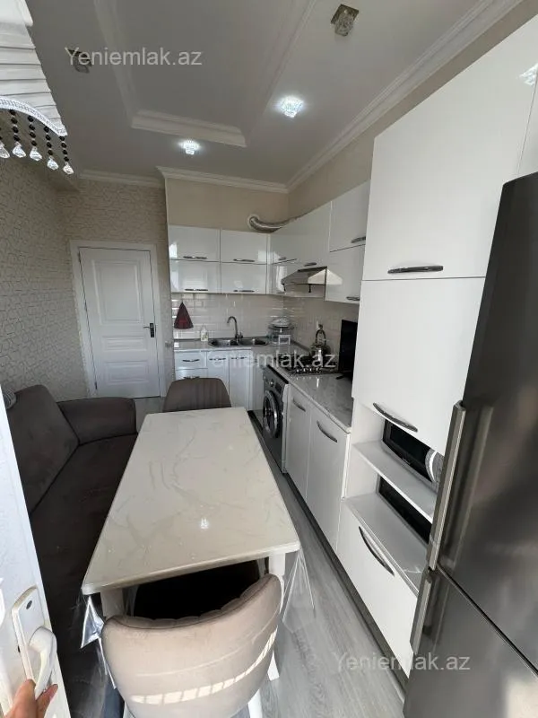 Satılır 3 otaqlı yeni tikili 85 m²