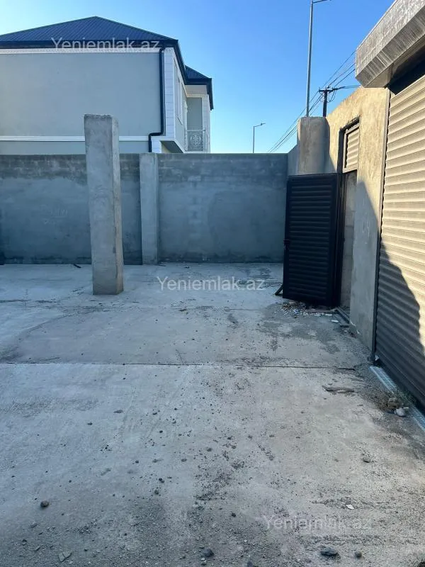 Satılır 5 otaqlı həyət evi 240 m²