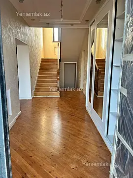 Satılır 5 otaqlı həyət evi 240 m²