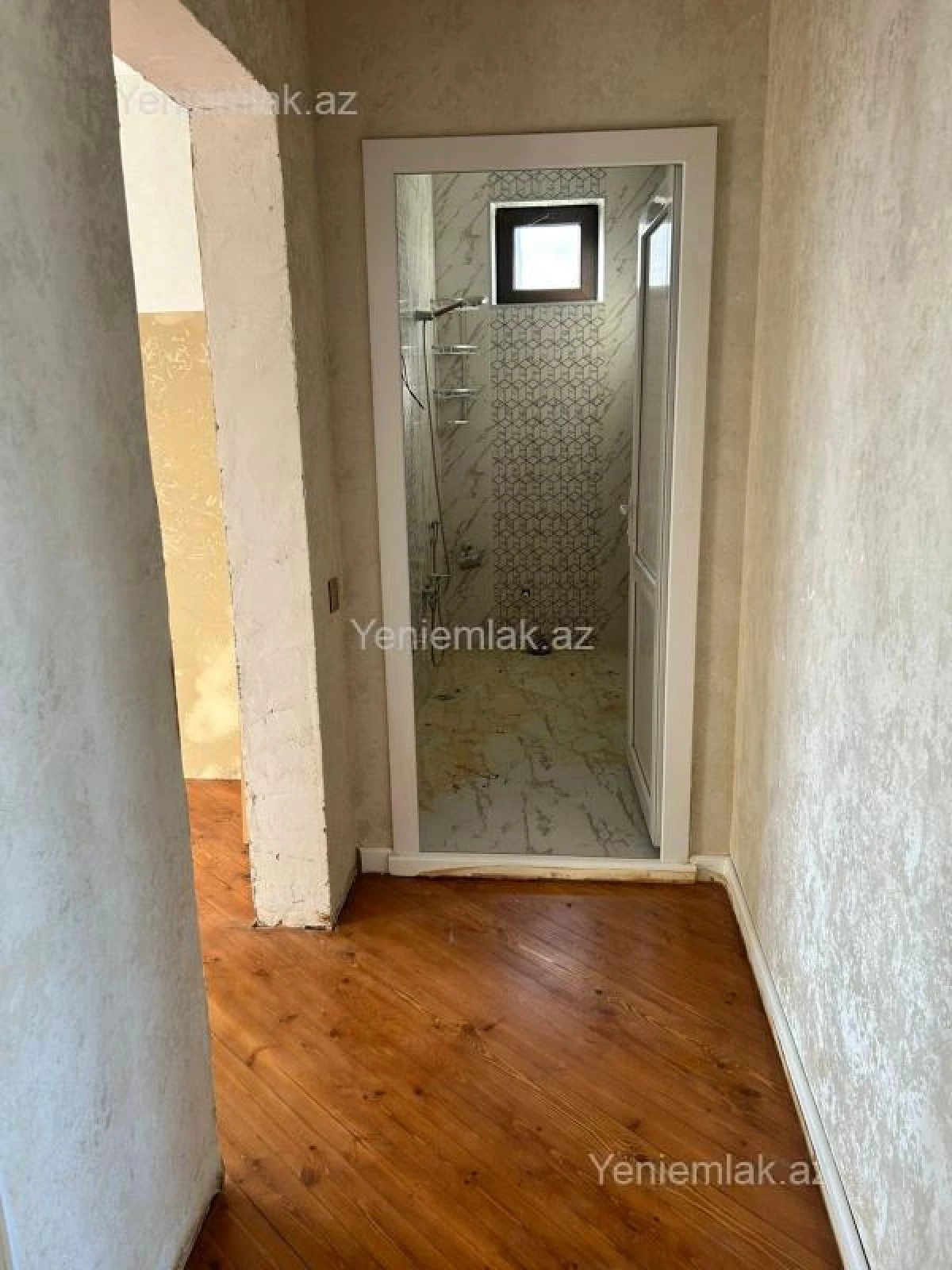 Satılır 5 otaqlı həyət evi 240 m²