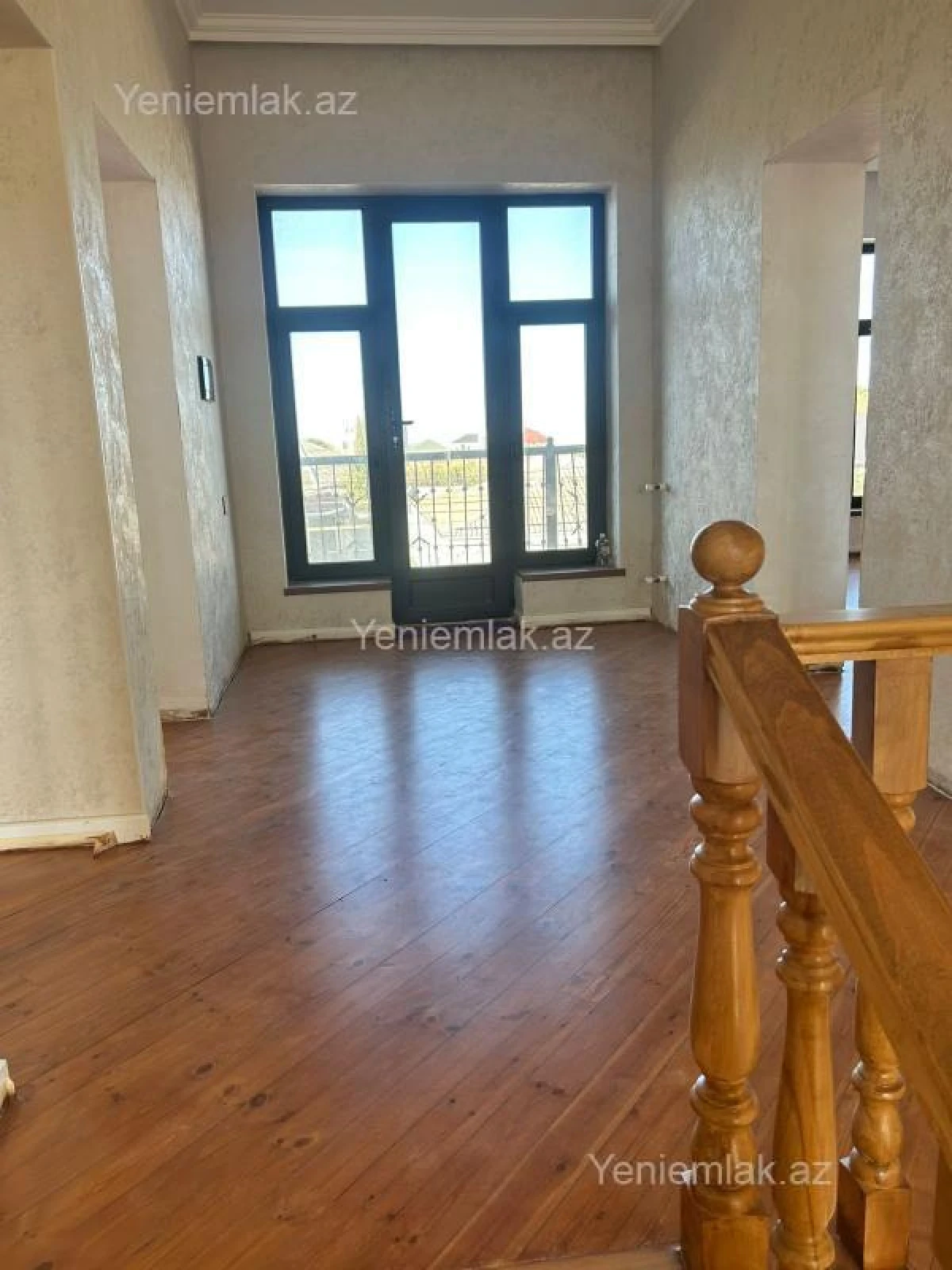Satılır 5 otaqlı həyət evi 240 m²