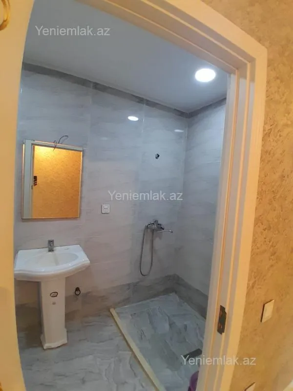 Satılır 3 otaqlı yeni tikili 105 m²