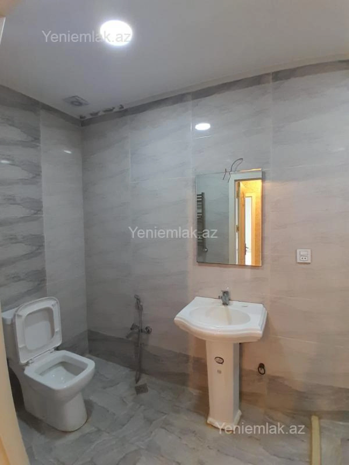 Satılır 3 otaqlı yeni tikili 105 m²