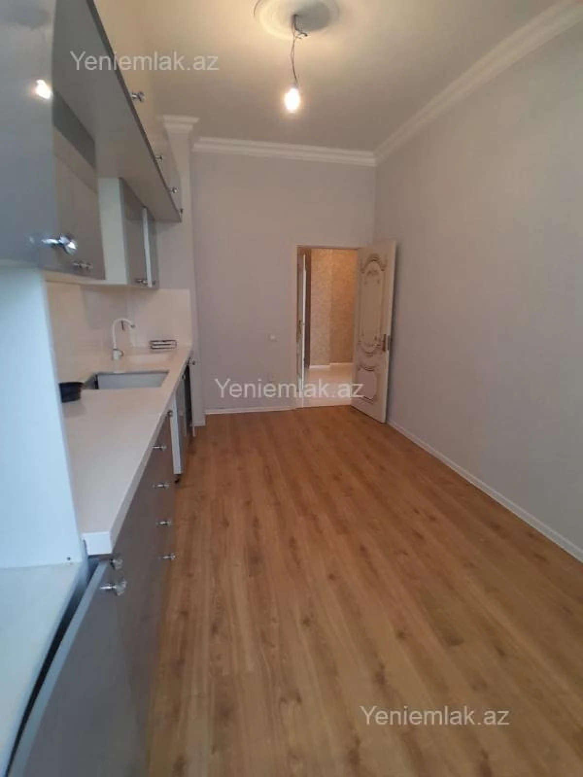 Satılır 3 otaqlı yeni tikili 105 m²