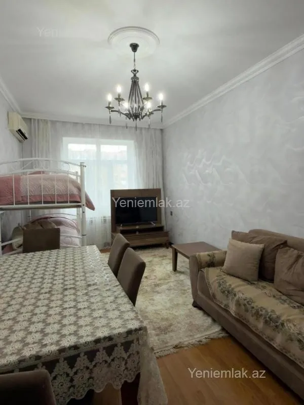 Satılır 2 otaqlı köhnə tikili 83 m²