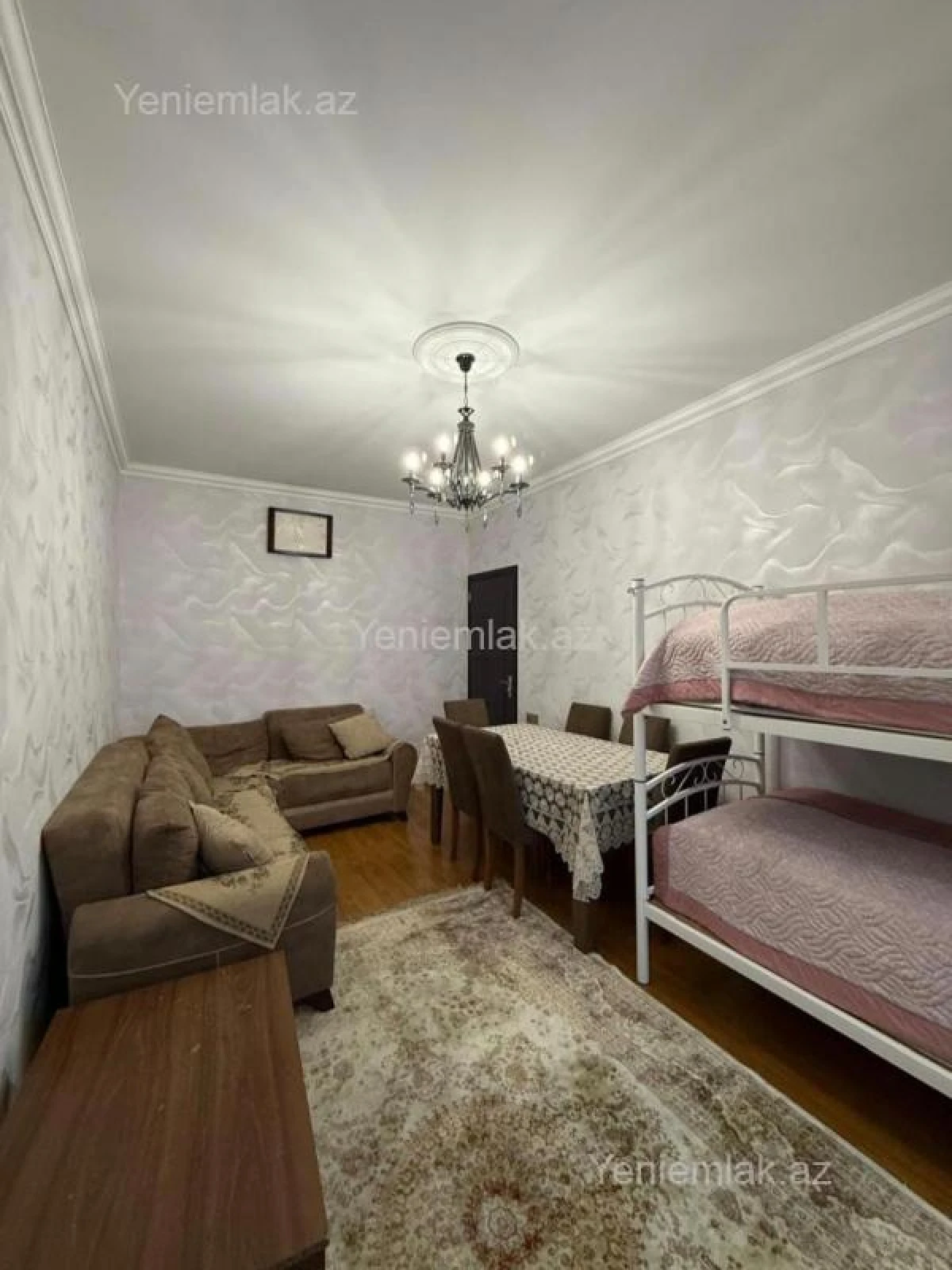 Satılır 2 otaqlı köhnə tikili 83 m²