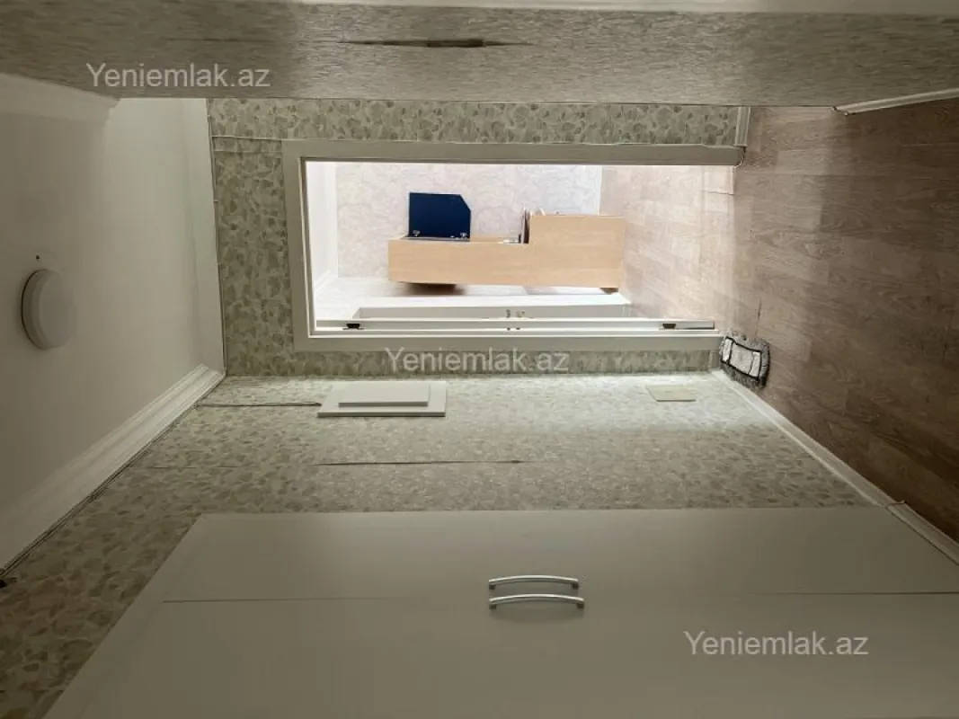 Satılır 2 otaqlı köhnə tikili 50 m²