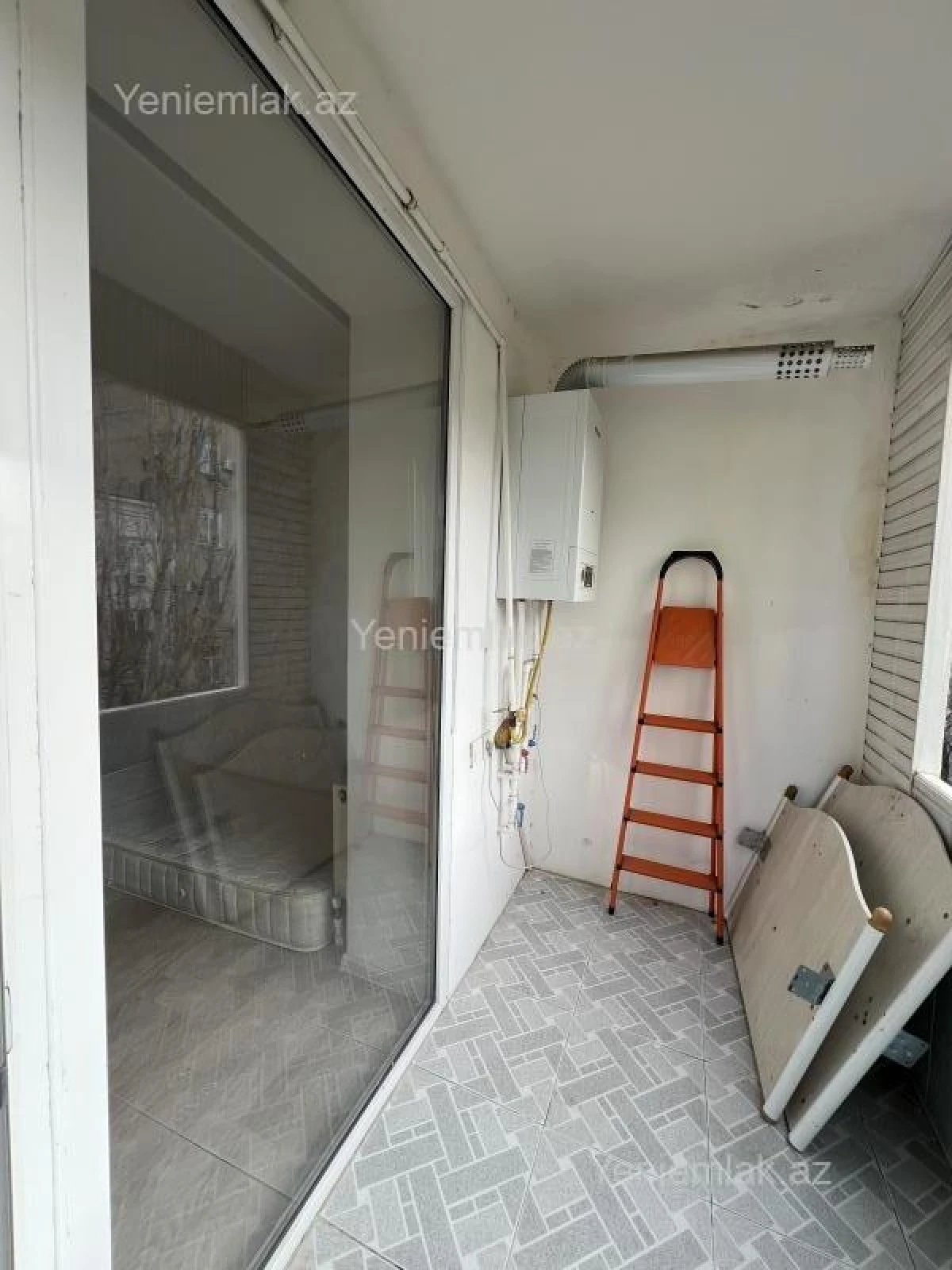 Satılır 2 otaqlı köhnə tikili 50 m²