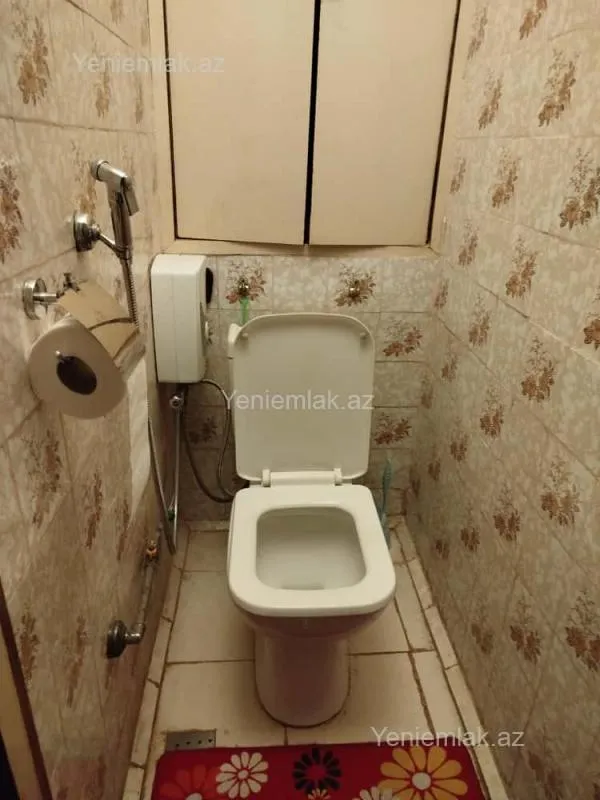 Satılır 4 otaqlı köhnə tikili 100 m²