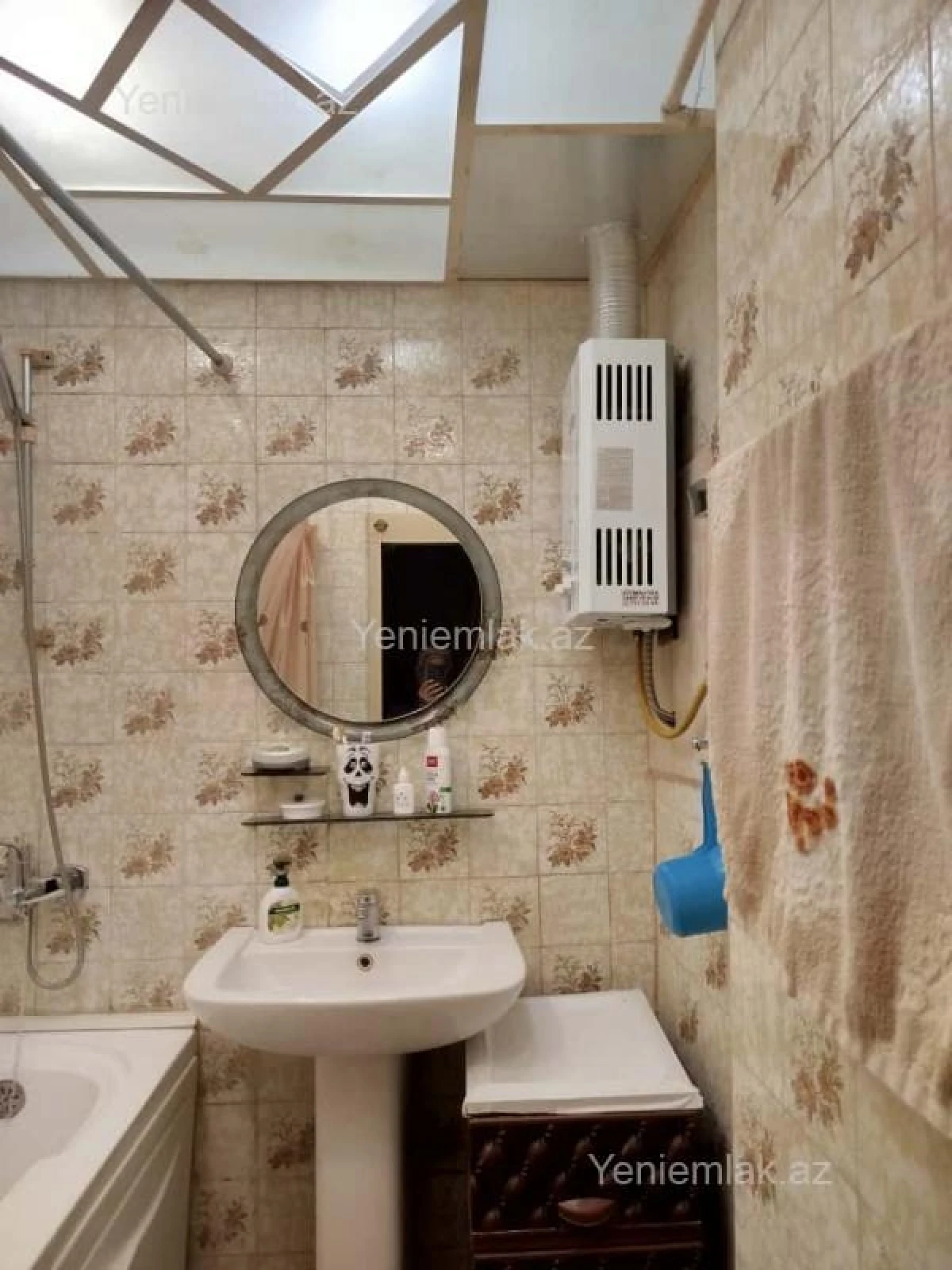 Satılır 4 otaqlı köhnə tikili 100 m²