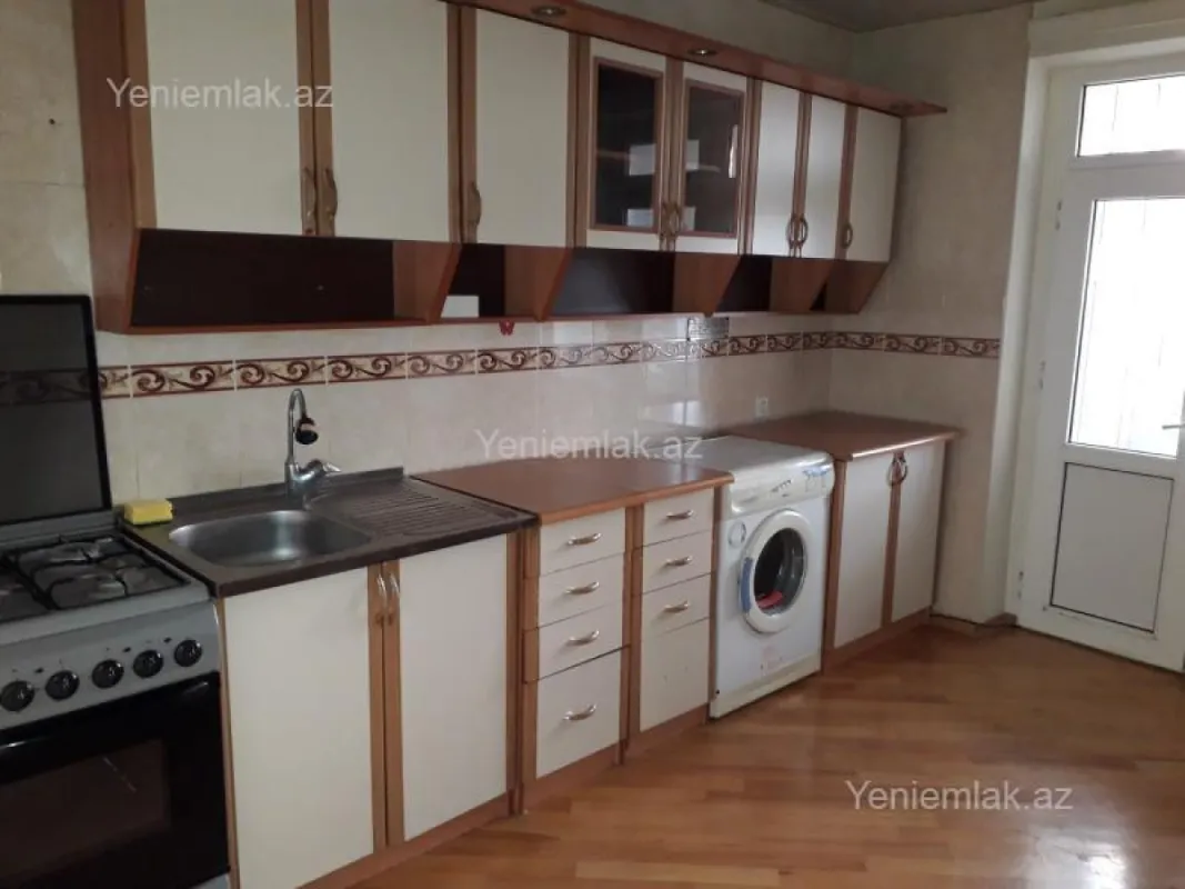 Satılır 2 otaqlı köhnə tikili 65 m²