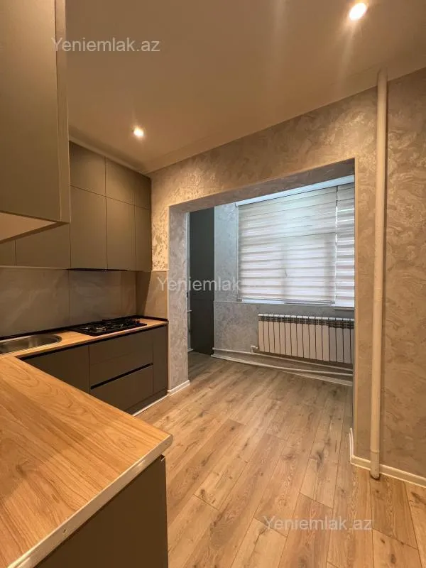 Satılır 3 otaqlı köhnə tikili 80 m²