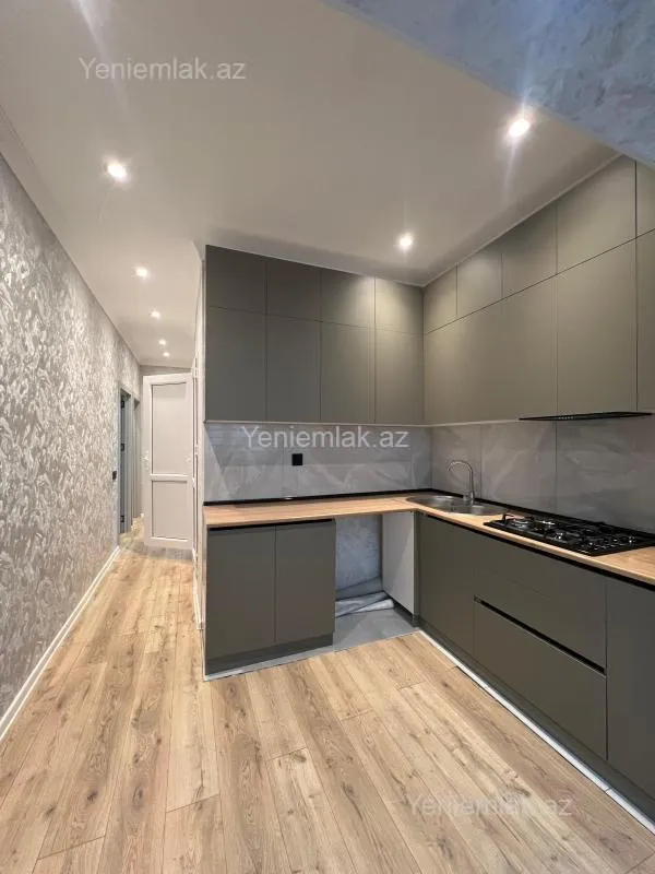 Satılır 3 otaqlı köhnə tikili 80 m²