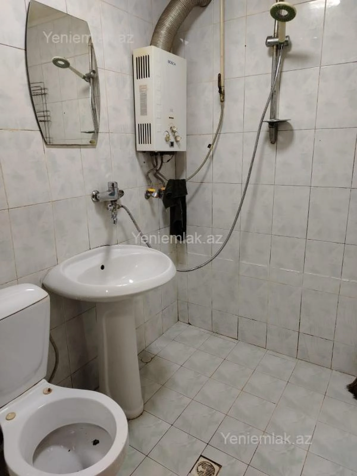 Satılır 1 otaqlı köhnə tikili 32 m²