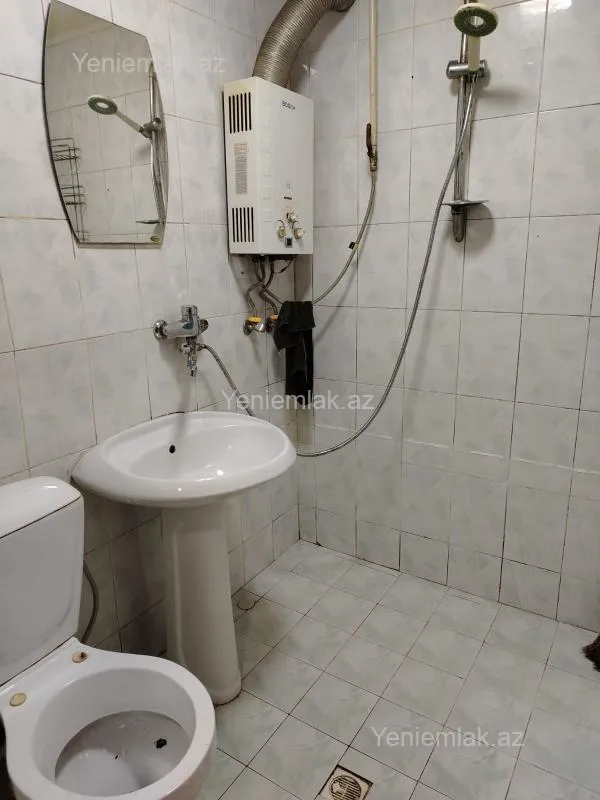 Satılır 1 otaqlı köhnə tikili 32 m²