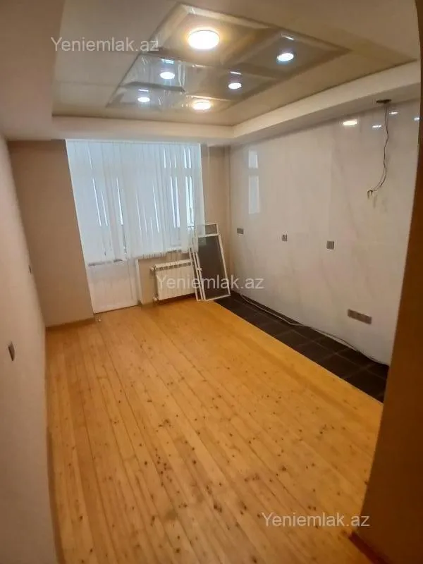 Satılır 3 otaqlı yeni tikili 83 m²