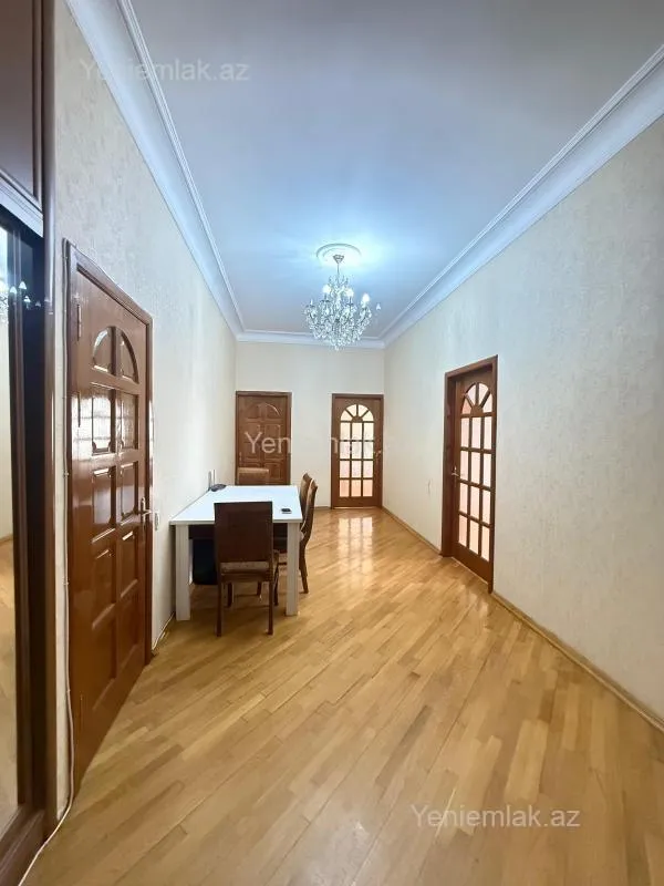 Satılır 3 otaqlı yeni tikili 160 m²