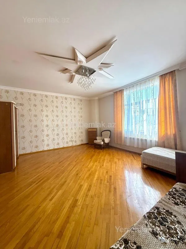 Satılır 3 otaqlı yeni tikili 160 m²