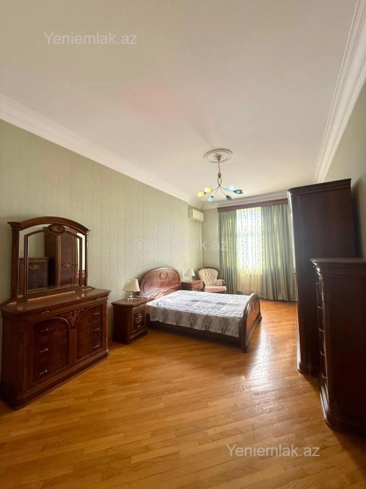 Satılır 3 otaqlı yeni tikili 160 m²