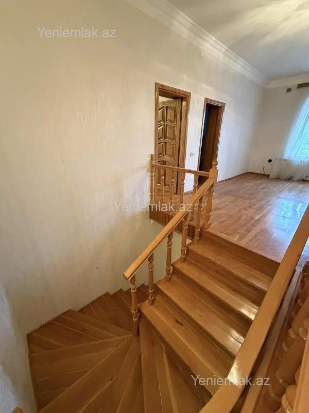 Satılır 6 otaqlı həyət evi 250 m²