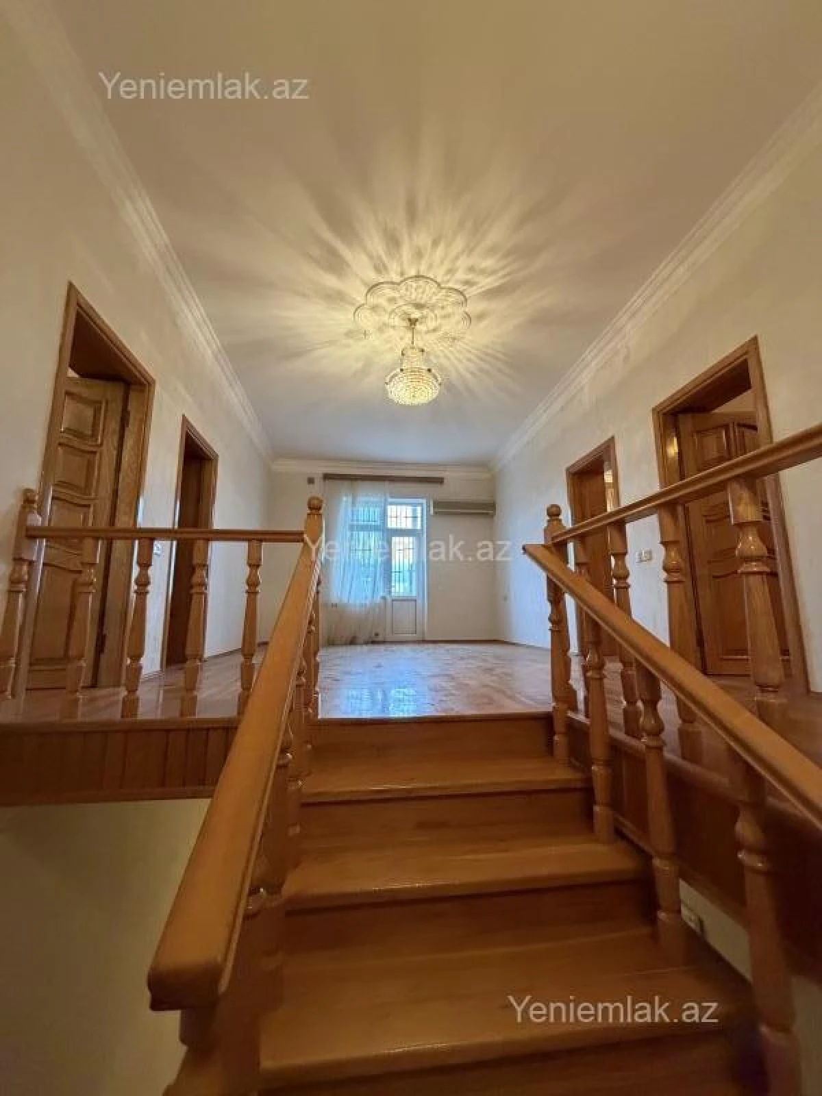 Satılır 6 otaqlı həyət evi 250 m²