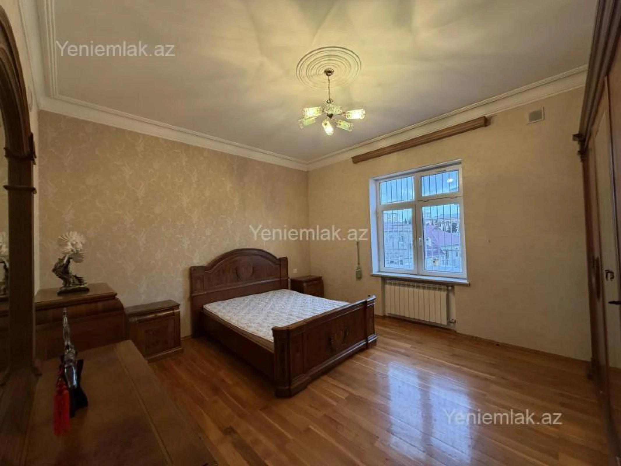 Satılır 6 otaqlı həyət evi 250 m²