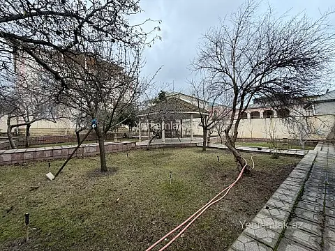 Satılır 6 otaqlı həyət evi 250 m²