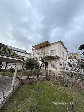 Satılır 6 otaqlı həyət evi 250 m²