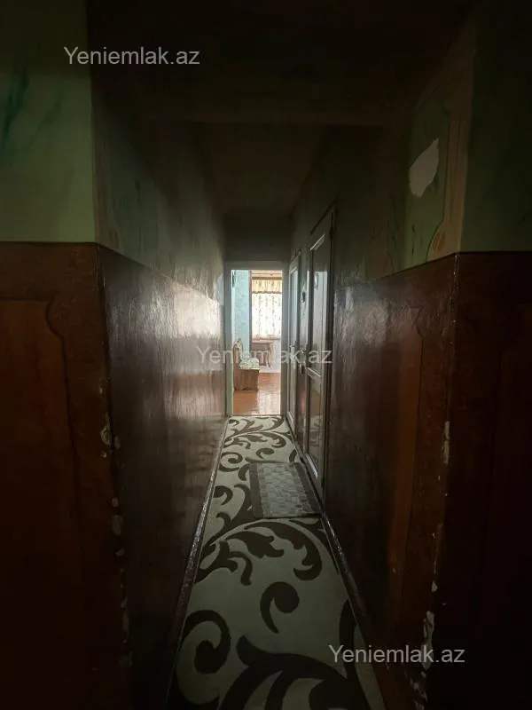 Satılır 4 otaqlı köhnə tikili 100 m²