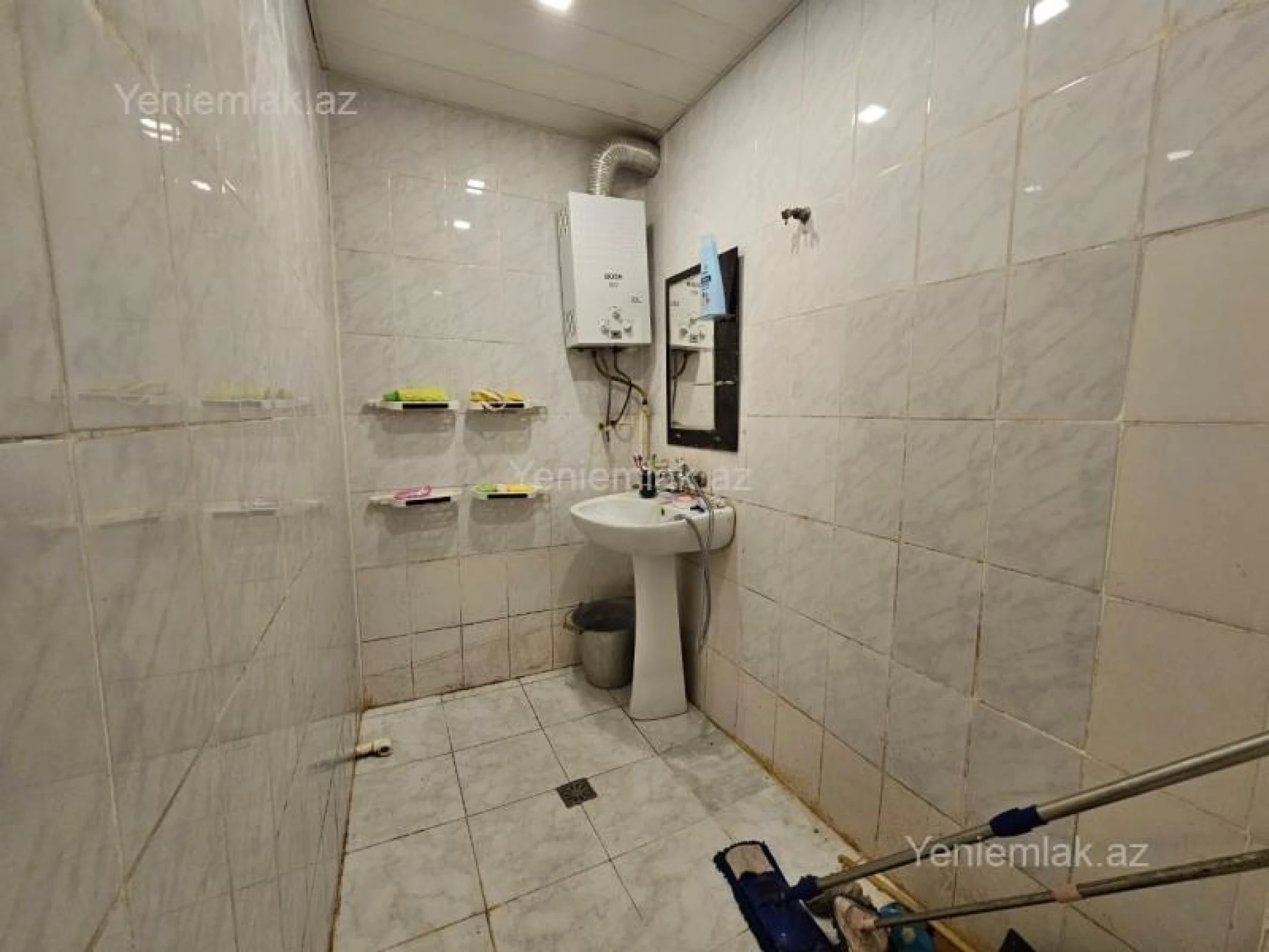 Satılır 3 otaqlı köhnə tikili 75 m²