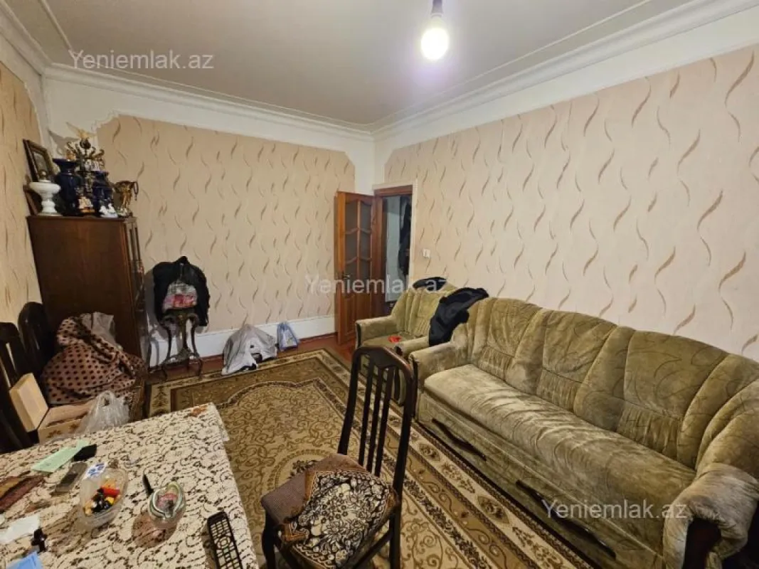 Satılır 3 otaqlı köhnə tikili 75 m²