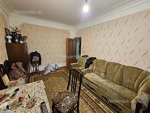 Satılır 3 otaqlı köhnə tikili 75 m²